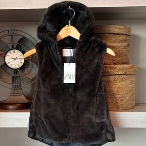 NWT Zara - Zip Front Faux Fur Hoodie Vest Luxe Girls 9-10